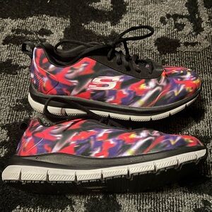 Tye dye women’s Skechers athletic shoes size 7.5